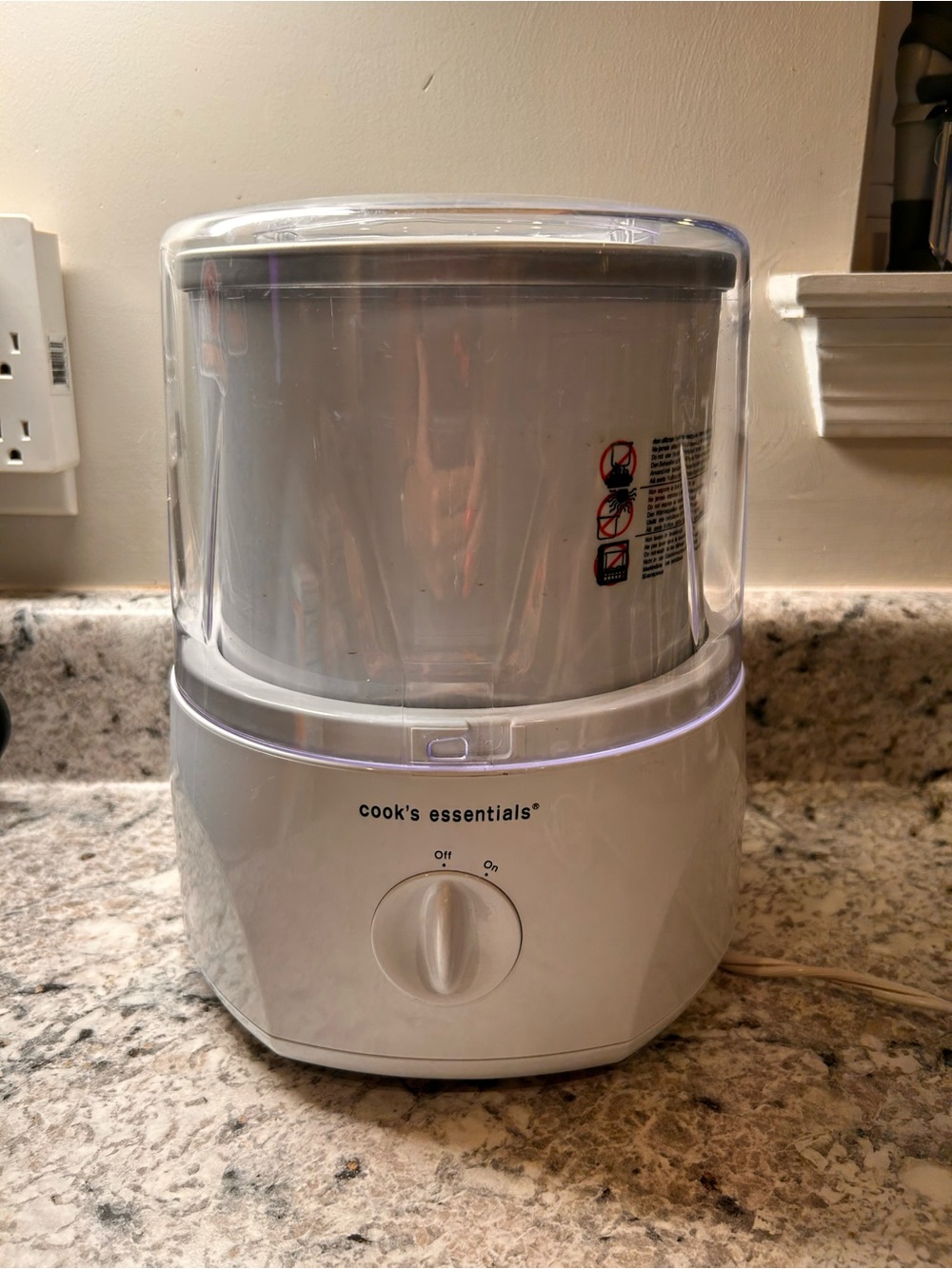 New Cook's Essentials White Electric Ice Cream/Yogurt Maker